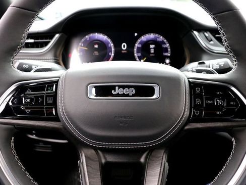 New 2025 Jeep Grand Cherokee Overland w/ Luxury Tech Group IV image 11