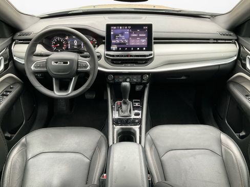 Used 2023 Jeep Compass Limited image 10