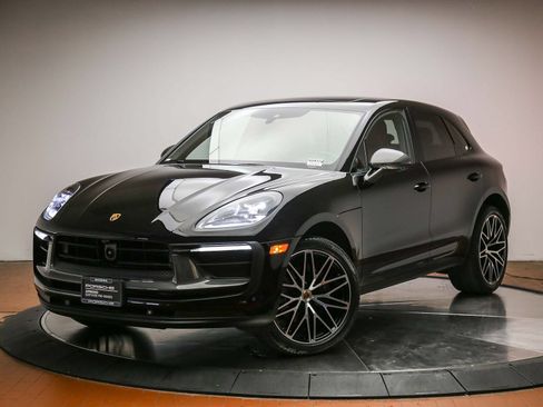 Certified 2024 Porsche Macan Turbo AWD/4WD image 1