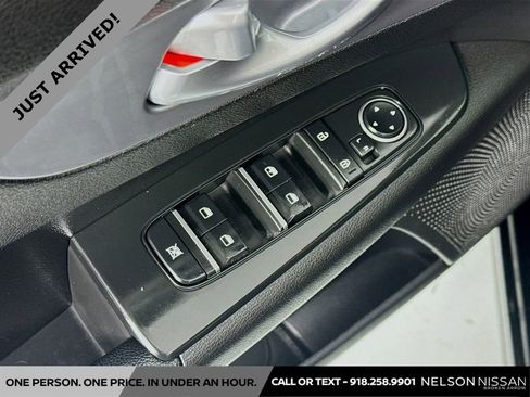 Used 2023 Kia Forte LXS image 17