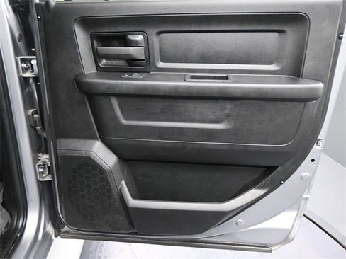 Used 2024 RAM 2500 Tradesman w/ Chrome Appearance Group image 13