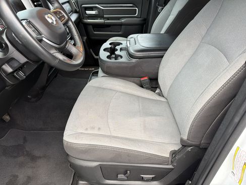 Used 2024 RAM 2500 Big Horn image 10