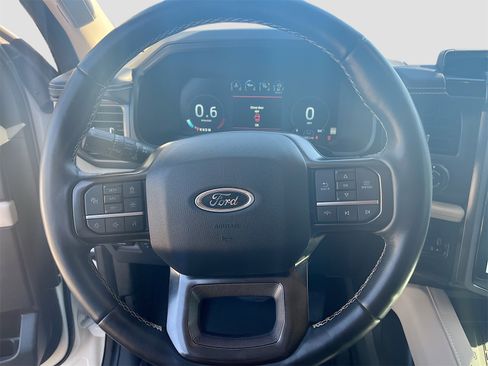 Used 2023 Ford Expedition Platinum image 11