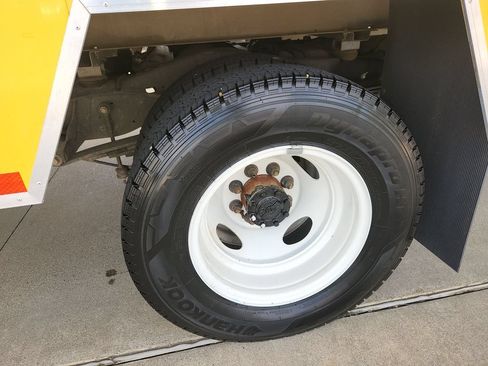 Used 2023 Ford E-350 and Econoline 350 Super Duty w/ Driver's Safety Package RWD image 33
