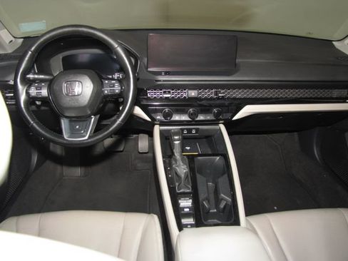 Certified 2025 Honda Accord Touring image 14