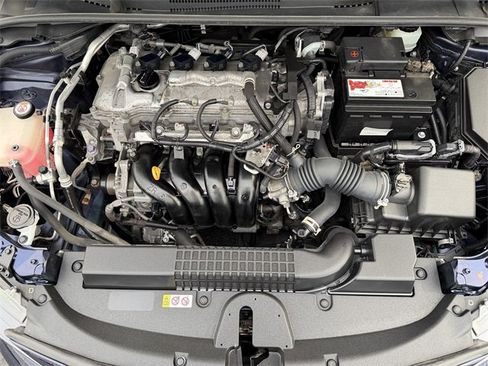 Used 2021 Toyota Corolla LE image 38