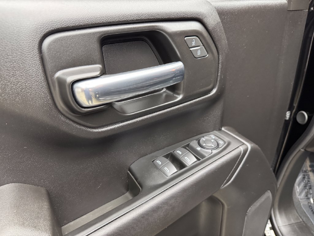 Used 2025 Chevrolet Silverado 1500 Custom w/ Turbomax Blackout Package AWD/4WD image 11