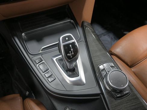 Used 2017 BMW 330i Gran Turismo xDrive image 21