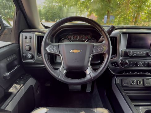 Used 2018 Chevrolet Silverado 1500 LTZ Z71 w/ LTZ Plus Package AWD/4WD image 6