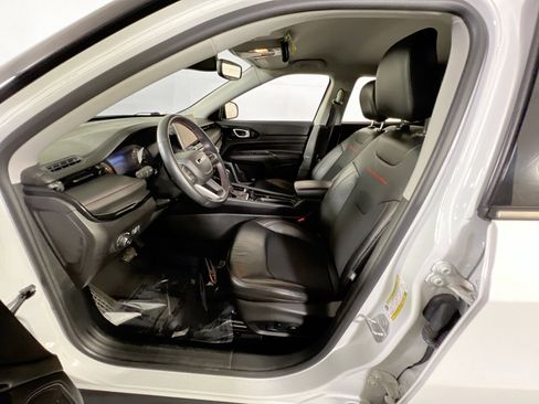 Used 2022 Jeep Compass Trailhawk w/ Trailhawk Convenience Group image 19