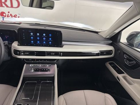 New 2025 Lincoln Aviator 2WD w/ Jet Appearance Package image 12