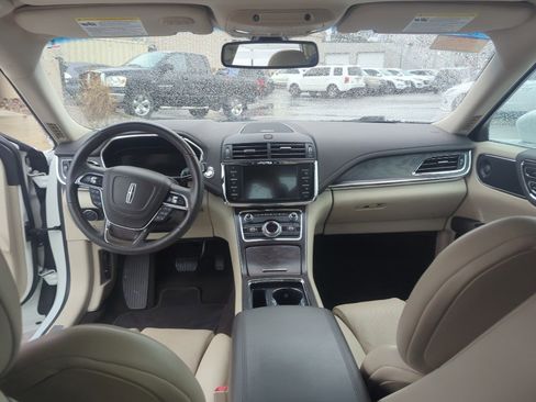 Used 2020 Lincoln Continental Reserve image 11
