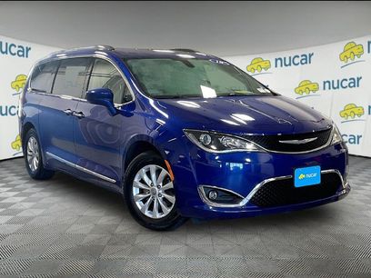 Used 2018 Chrysler Pacifica Touring-L