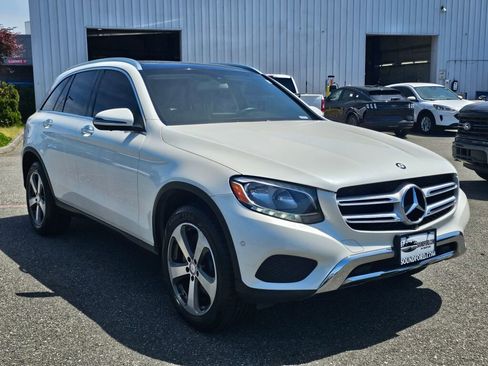Used 2017 Mercedes-Benz GLC 300 4MATIC image 7