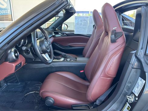 Used 2019 MAZDA MX-5 Miata RF Grand Touring RWD image 14