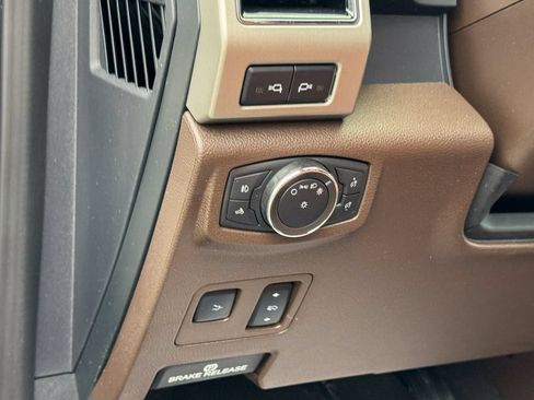Certified 2022 Ford F450 King Ranch w/ King Ranch Ultimate Package AWD/4WD image 40