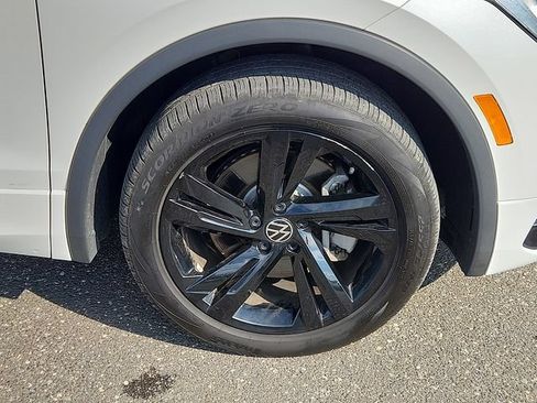 Used 2024 Volkswagen Tiguan SE R-Line AWD/4WD image 8
