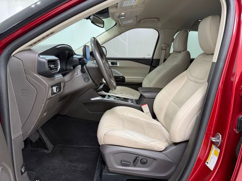 Used 2023 Ford Explorer Platinum w/ Technology Package image 14