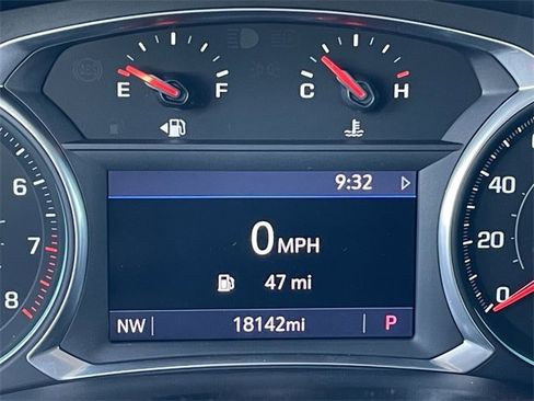 Used 2021 Chevrolet Traverse LT image 15