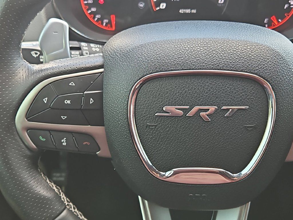 Used 2018 Dodge Durango SRT w/ Technology Group AWD/4WD image 25