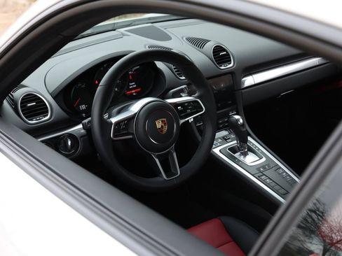 Used 2025 Porsche 718 Cayman image 27