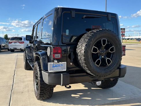 Used 2017 Jeep Wrangler Unlimited Sahara AWD/4WD image 14