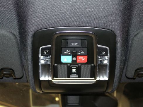 New 2026 RAM 1500 4x4 Crew Cab image 21