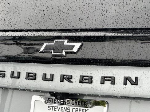 Used 2025 Chevrolet Suburban Z71 image 45