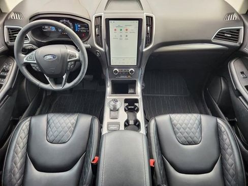Used 2023 Ford Edge Titanium AWD/4WD image 25
