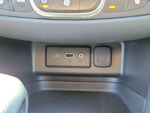 Used 2024 Chevrolet Equinox LT image 22