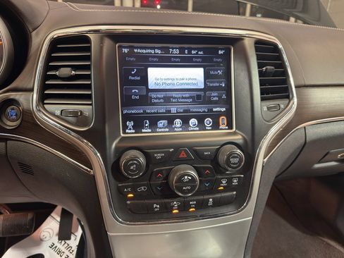Used 2014 Jeep Grand Cherokee Overland w/ Advanced Technology Group image 19