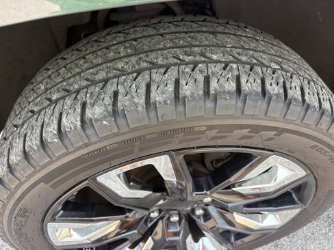 Used 2020 Chevrolet Suburban LT RWD image 15