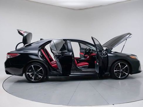 Used 2019 Toyota Camry XSE FWD image 14
