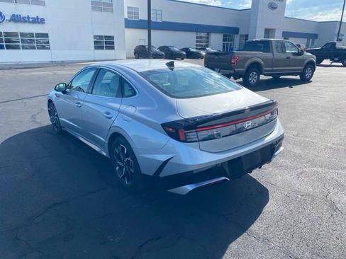 Used 2025 Hyundai Sonata SEL FWD image 3