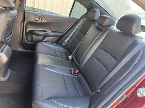 Used 2017 Honda Accord Sport image 16
