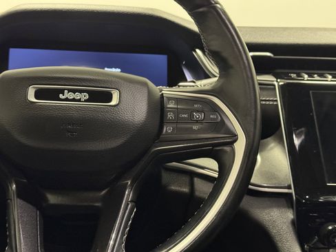 Used 2022 Jeep Grand Cherokee L Laredo w/ Luxury Tech Group I image 22