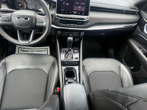 Used 2023 Jeep Compass Trailhawk w/ Trailhawk Convenience Group AWD/4WD image 35