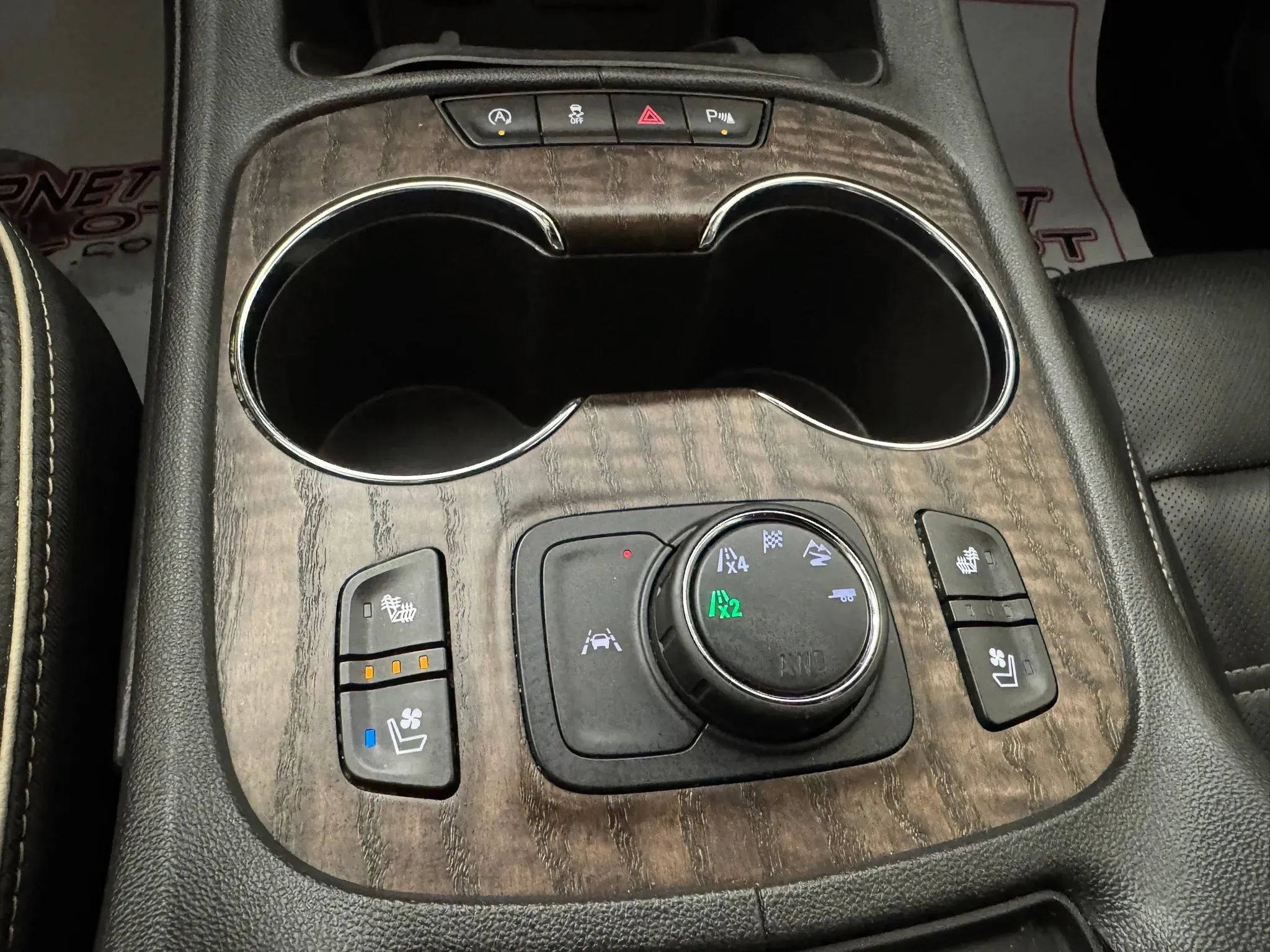 Used 2021 GMC Acadia Denali w/ Denali Ultimate Package AWD/4WD image 24