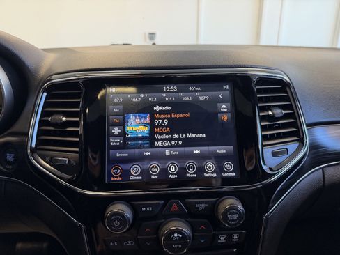 Used 2020 Jeep Grand Cherokee Limited image 20