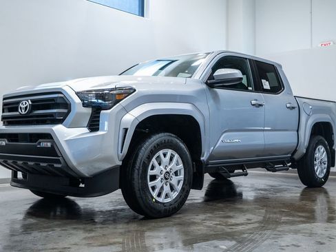 New 2026 Toyota Tacoma SR5 image 3