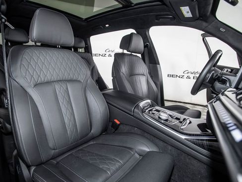 Used 2025 BMW X7 M60i w/ Executive Package AWD/4WD image 19
