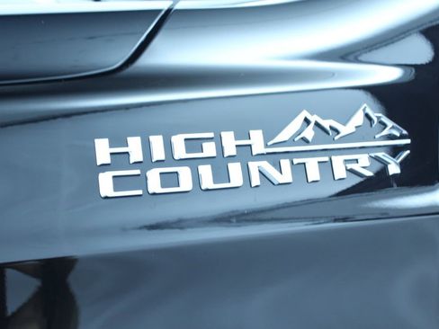 New 2026 Chevrolet Suburban High Country AWD/4WD image 17