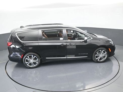 New 2026 Chrysler Pacifica Pinnacle image 60
