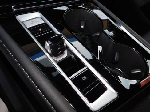 Used 2025 Volkswagen Atlas Cross Sport SE image 23