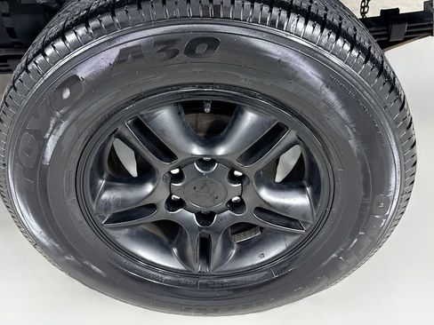 Used 2020 Toyota Tacoma TRD Off-Road AWD/4WD image 37