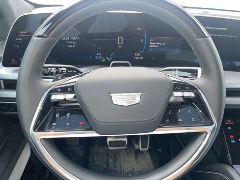 Certified 2026 Cadillac Vistiq Platinum w/ LPO, Floor Liner Package AWD/4WD image 8