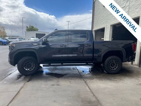 Used 2022 GMC Sierra 1500 Elevation w/ Elevation Premium Package image 4