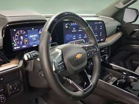 Used 2025 Chevrolet Tahoe High Country AWD/4WD image 28