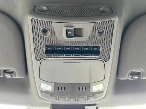 Used 2020 Ford F550 4x4 Crew Cab Super Duty w/ Lariat Value Package image 19