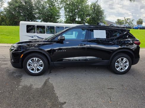 Used 2021 Chevrolet Blazer LT FWD image 2